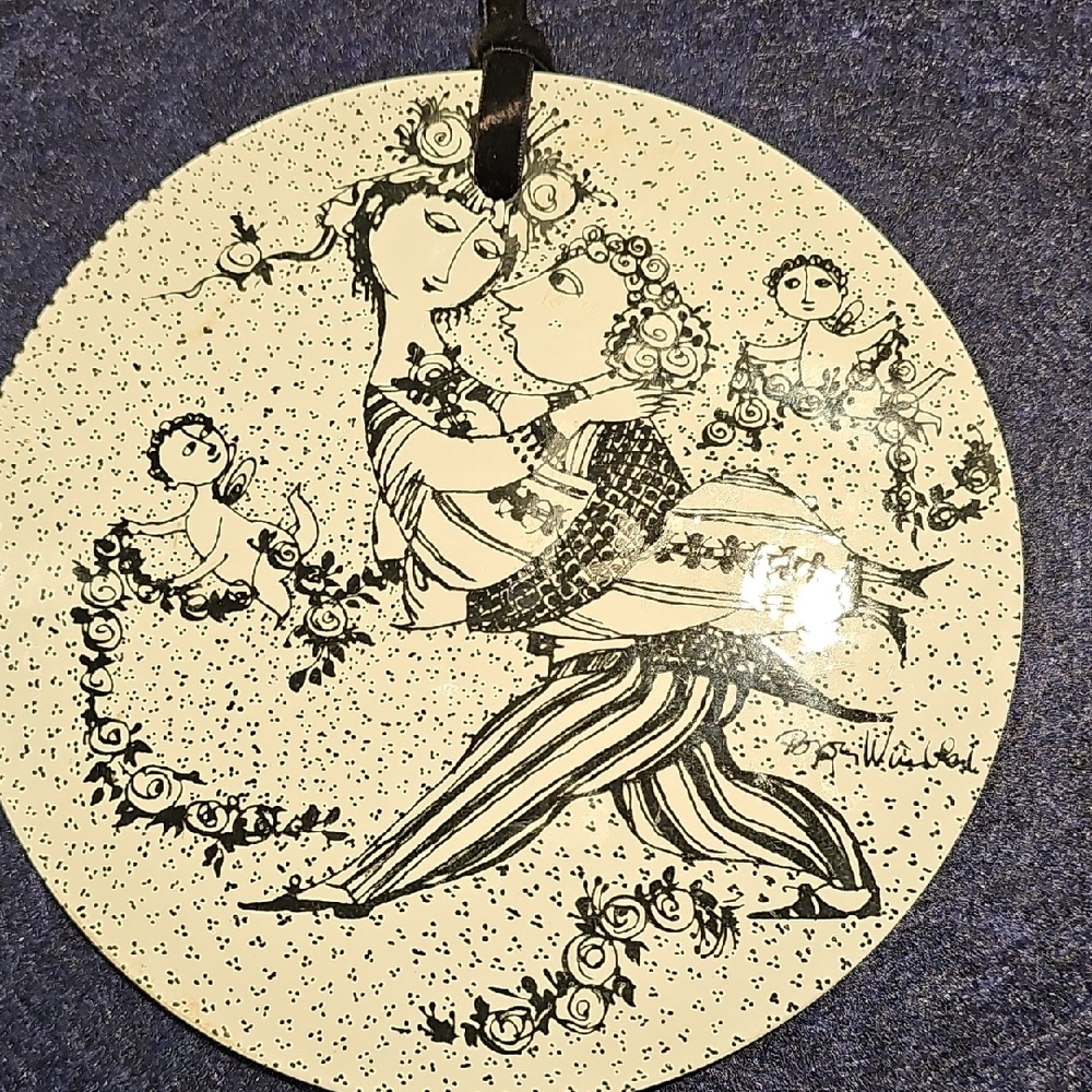 Artistic Black and White Hanging Plate